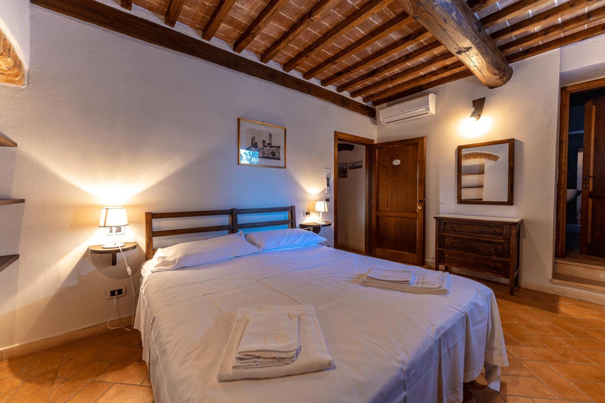 Case Vacanze Ranza, Casale Con Piscina E Relax 圣吉米纳诺 外观 照片
